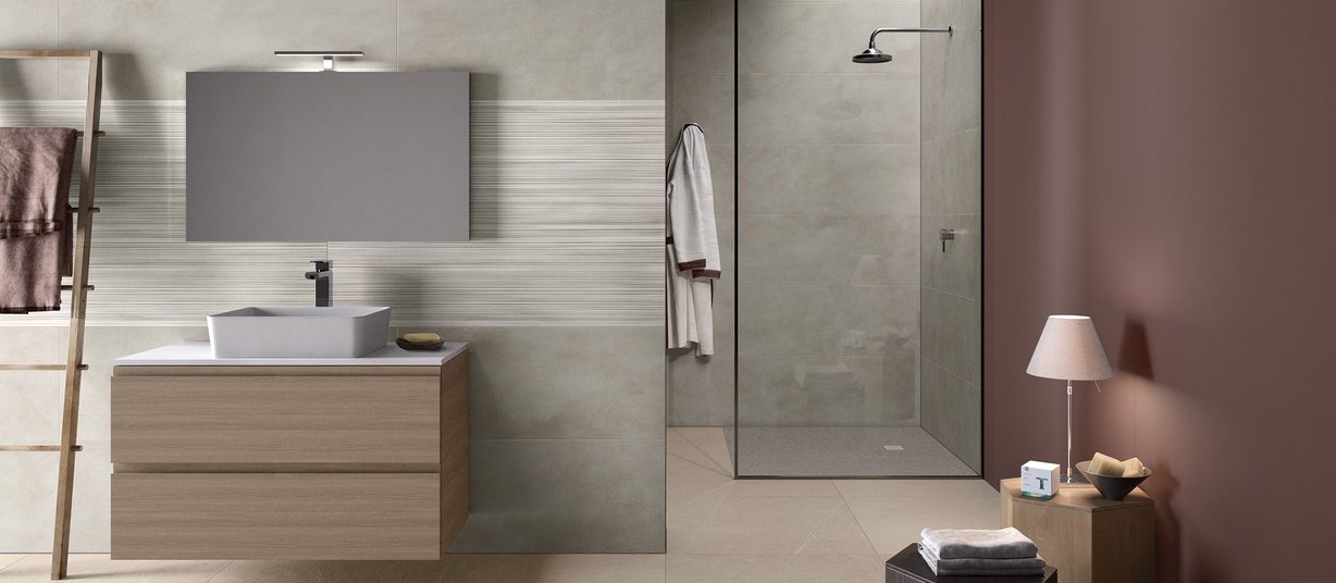 Braid Grey tiles Modern style Bathroom